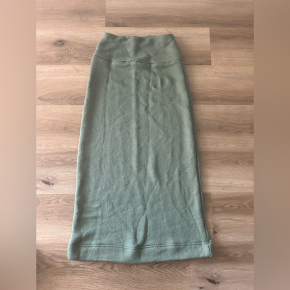 Free People Milley Reversible 2-Piece Set, Green Knit Turtleneck & Skirt- NWOT - Picture 11 of 14
